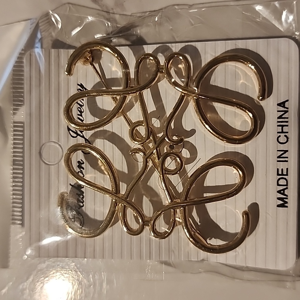 Brooch
